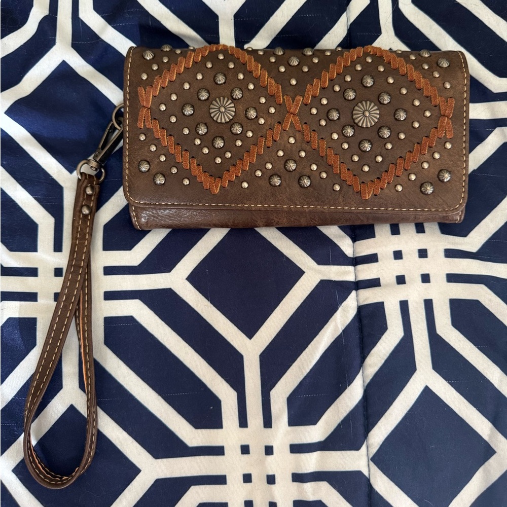 Montana West Purse and matching Wallet - Picture 4 of 5
